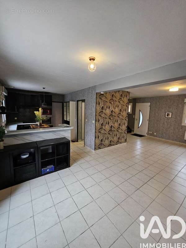 Photo 3 - Maison à CRECY-LA-CHAPELLE