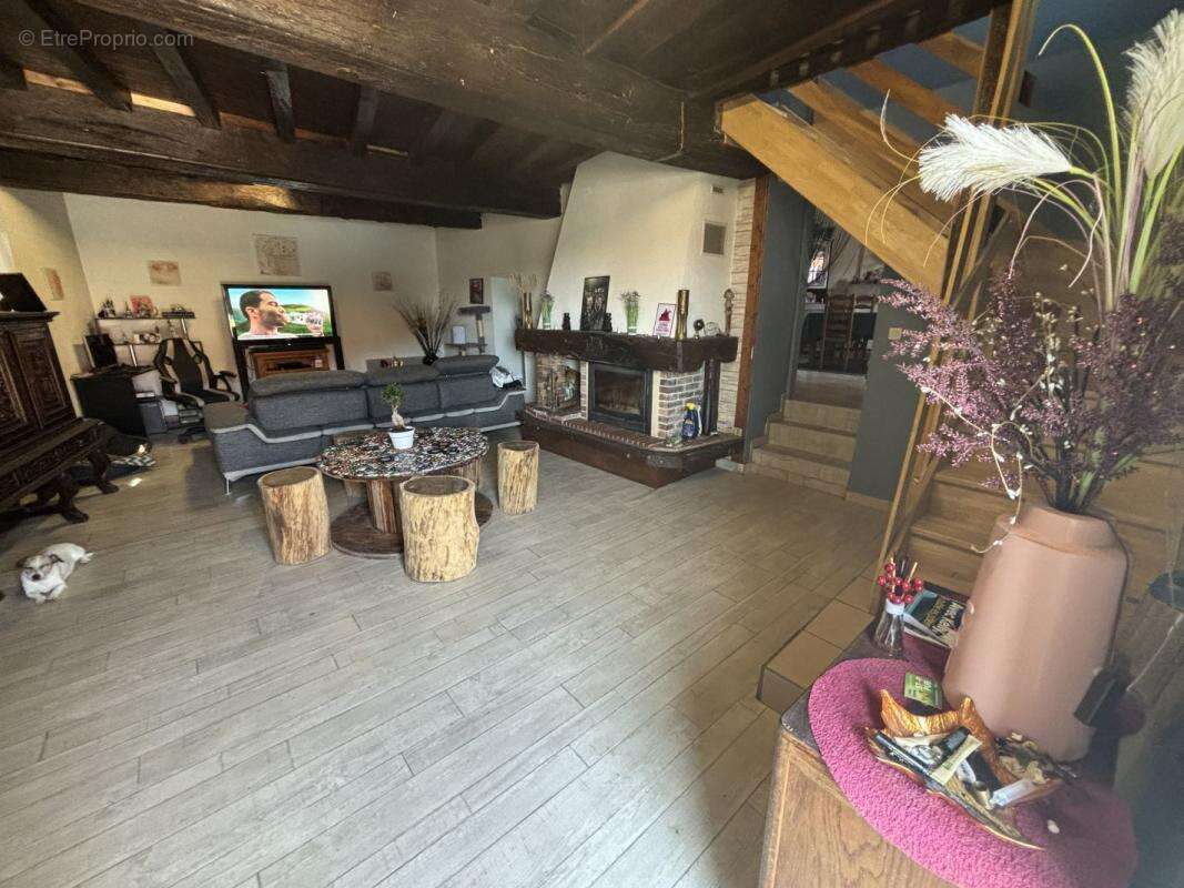 Maison à SAINT-CYR-SUR-MENTHON