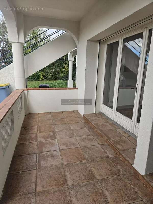 Appartement à PUGET-SUR-ARGENS