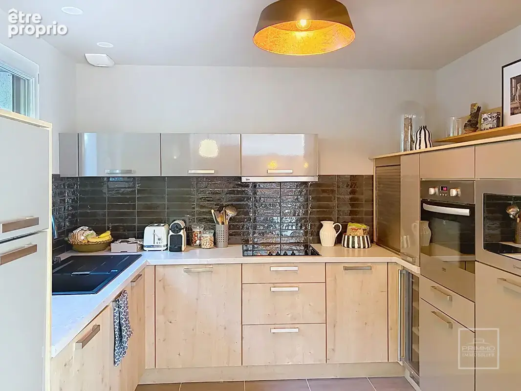 Centre village de Limonest, duplex de 111m² en rez de jardin de 290m² clos + garage - photo 6