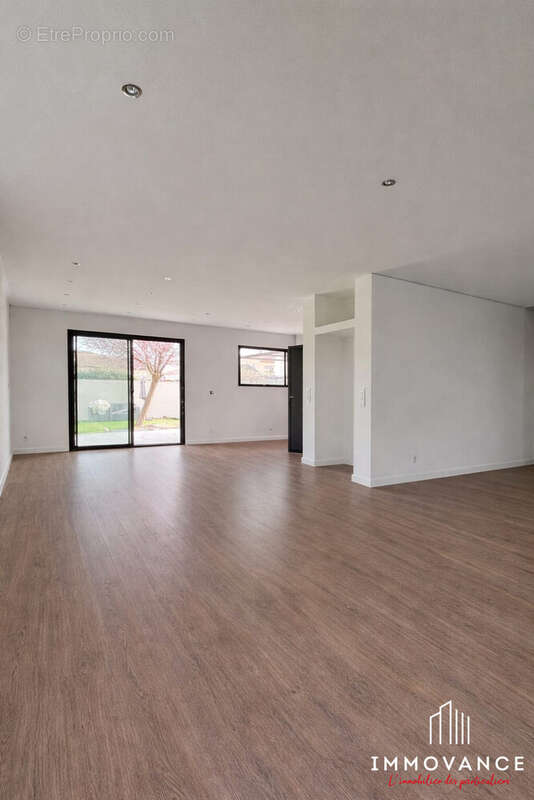 Maison 110 m² à Valergues  - photo 8