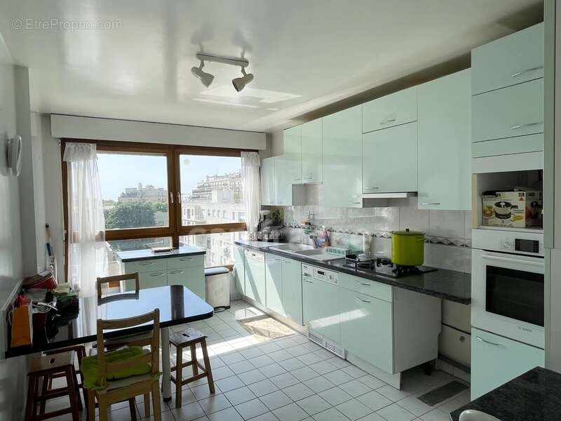 Appartement à PARIS-20E