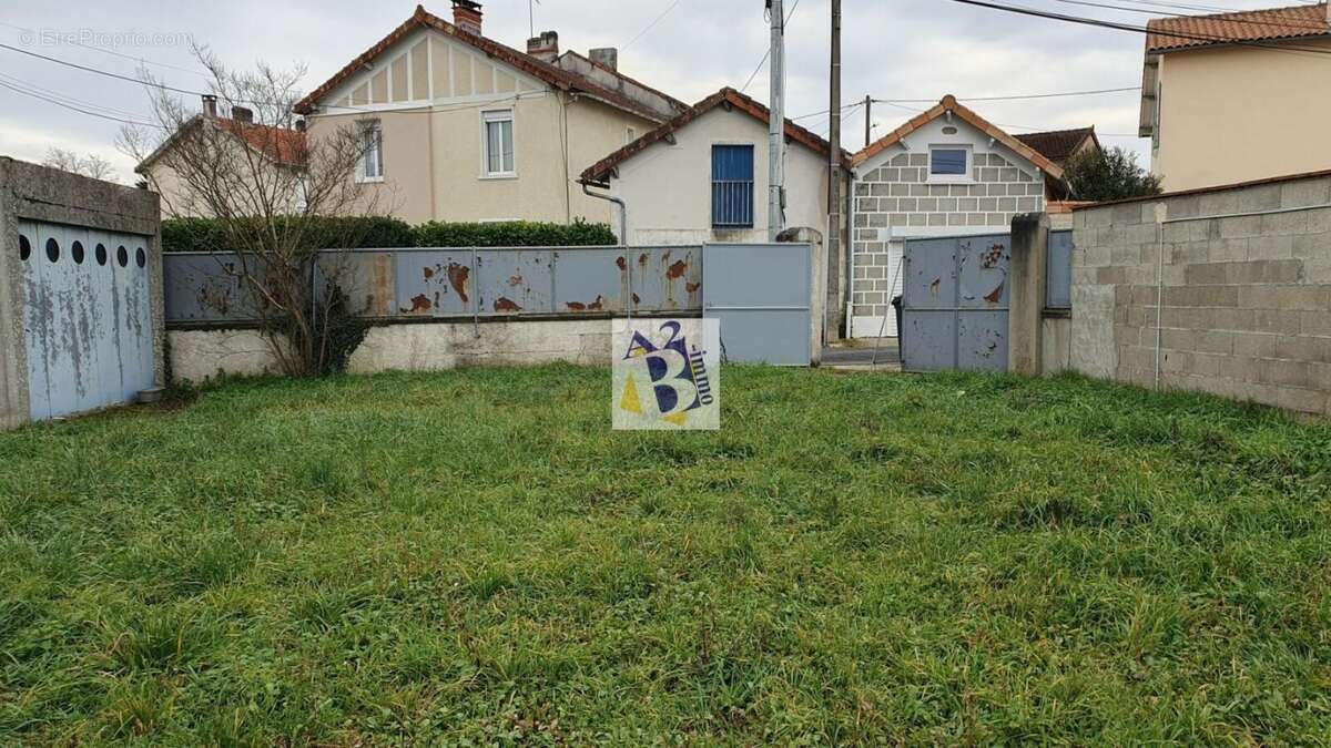 Terrain à ANGOULEME