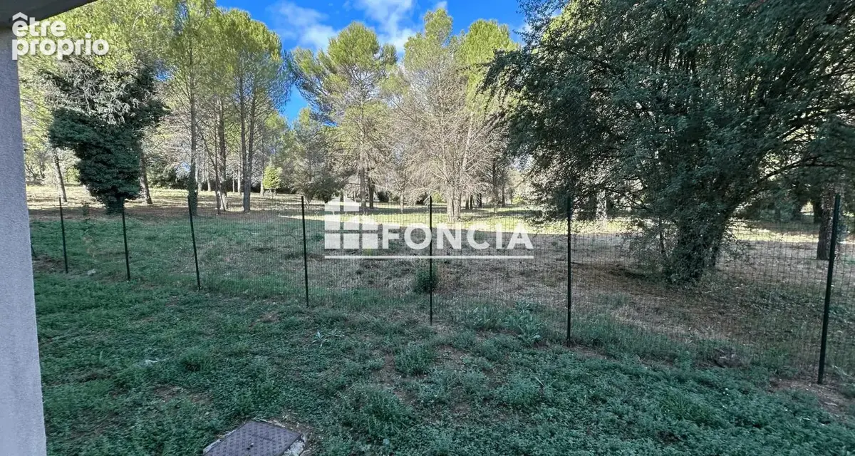 BRIGNOLES - Agréable T2 loué en résidence récente avec piscine - photo 8