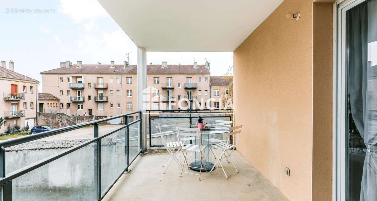 Appartement à ARS-SUR-MOSELLE