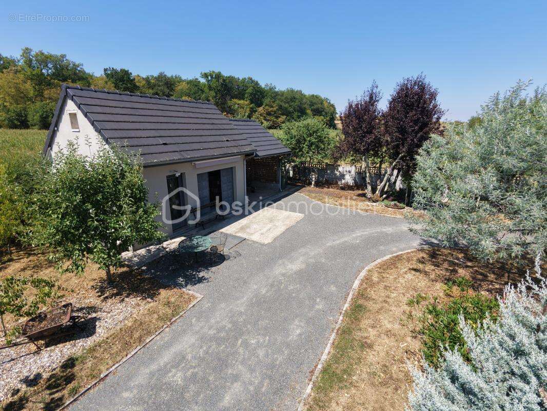 Magnifique Pavillon de plain pied de 149m² avec patio et dépendances à Avril sur Loire - photo 22