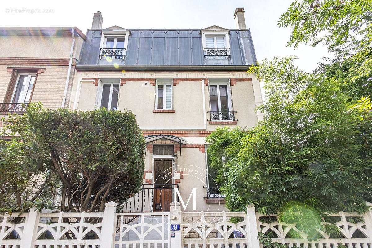 Maison à MONTROUGE