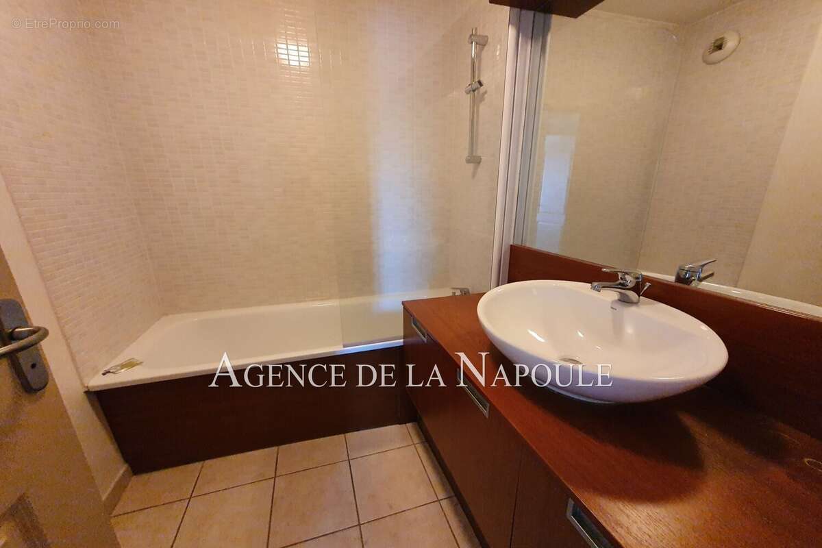 Appartement à MANDELIEU-LA-NAPOULE