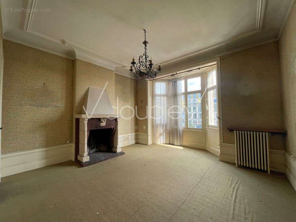 Cachet pour cet appartement T4/T5- 163 m² à rénover - photo 4