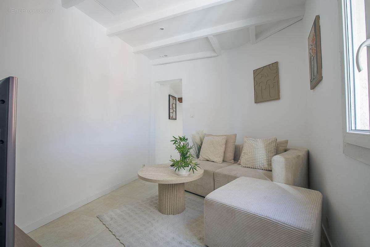 Appartement à MARSEILLE-6E