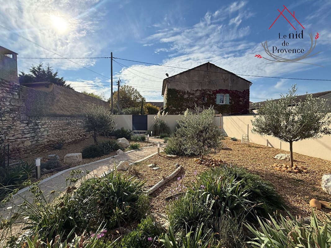Maison à MORIERES-LES-AVIGNON