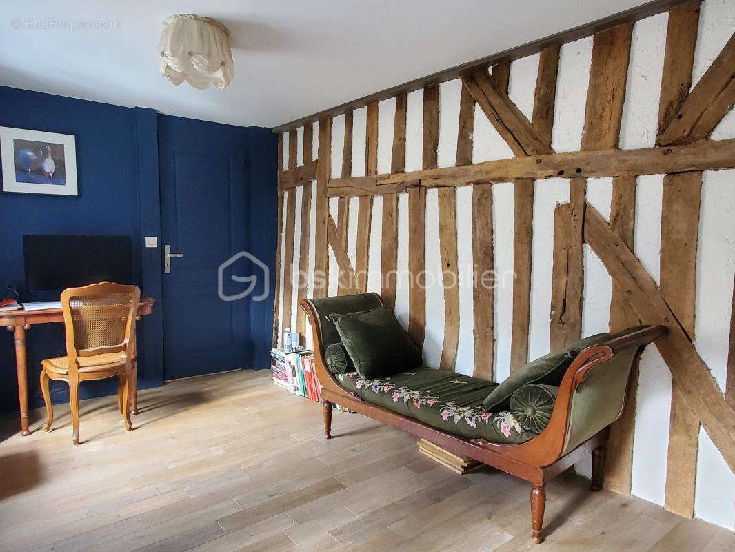Bien RARE - Maison au Cœur du village de Cormeilles avec espace extérieur - photo 14