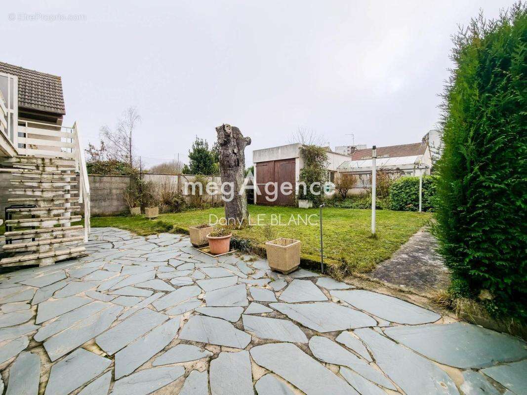 Maison à MAINVILLIERS