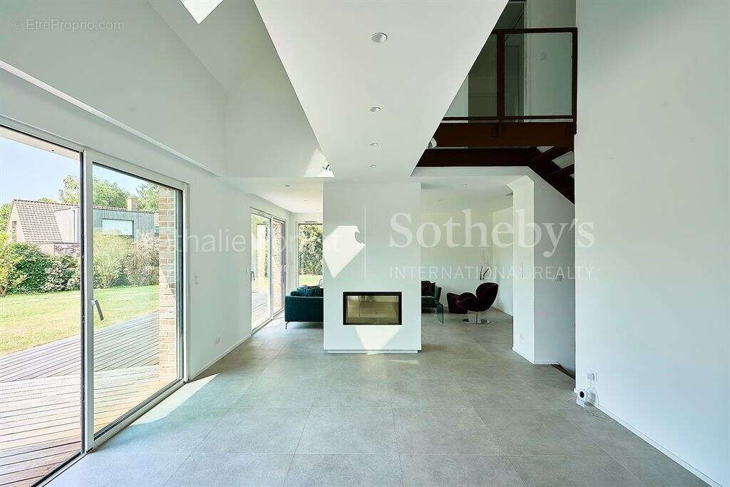 Croix résidentiel , secteur ultra recherché , superbe maison const  2025 , 5 ch sur 1026 m2 de terra - photo 10
