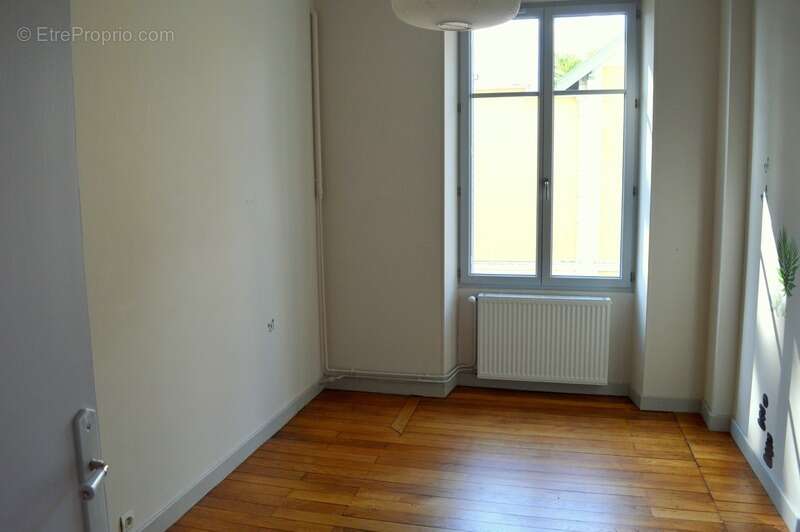 Appartement à vendre 3 pièces MONTCEAU LES MINES (71) - photo 11