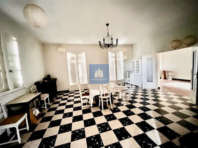 Maison à MONTREUIL-BELLAY