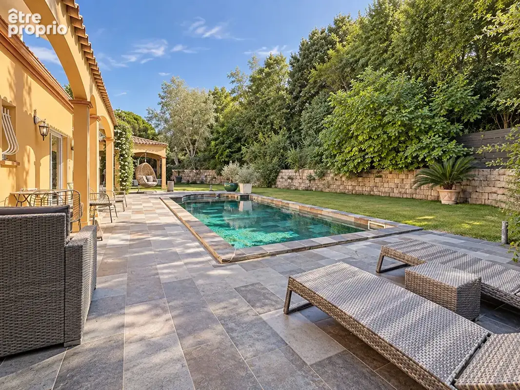 Villa avec Piscine et Vue sur la Cathédrale - photo 14