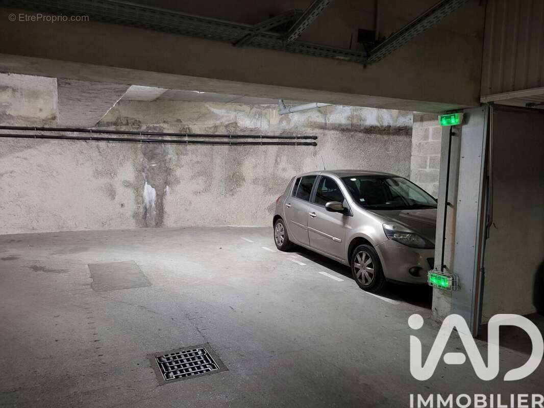Photo 2 - Parking à LA ROCHELLE