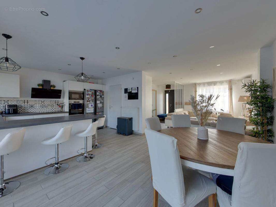 Maison à TREMBLAY-EN-FRANCE