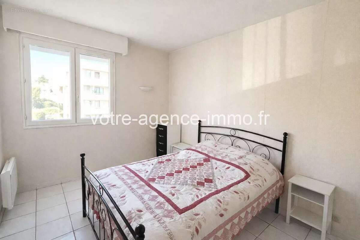 Appartement à SAINT-LAURENT-DU-VAR