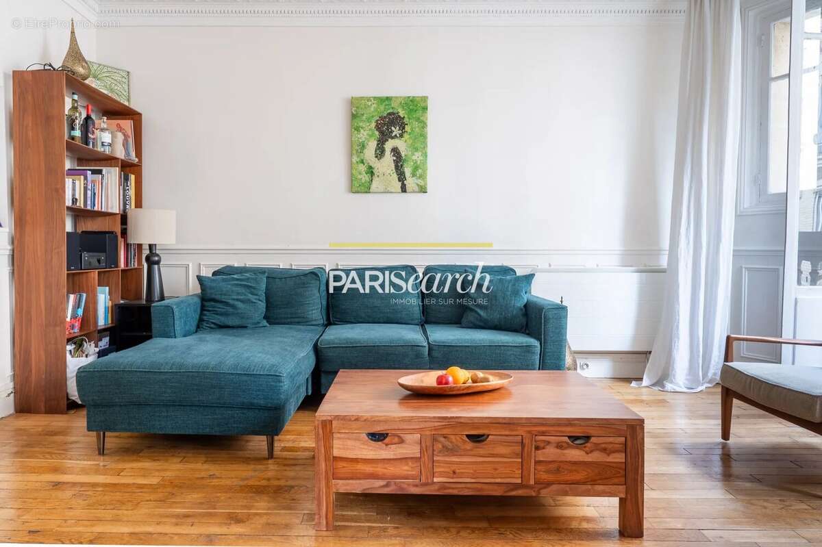 Appartement à PARIS-16E