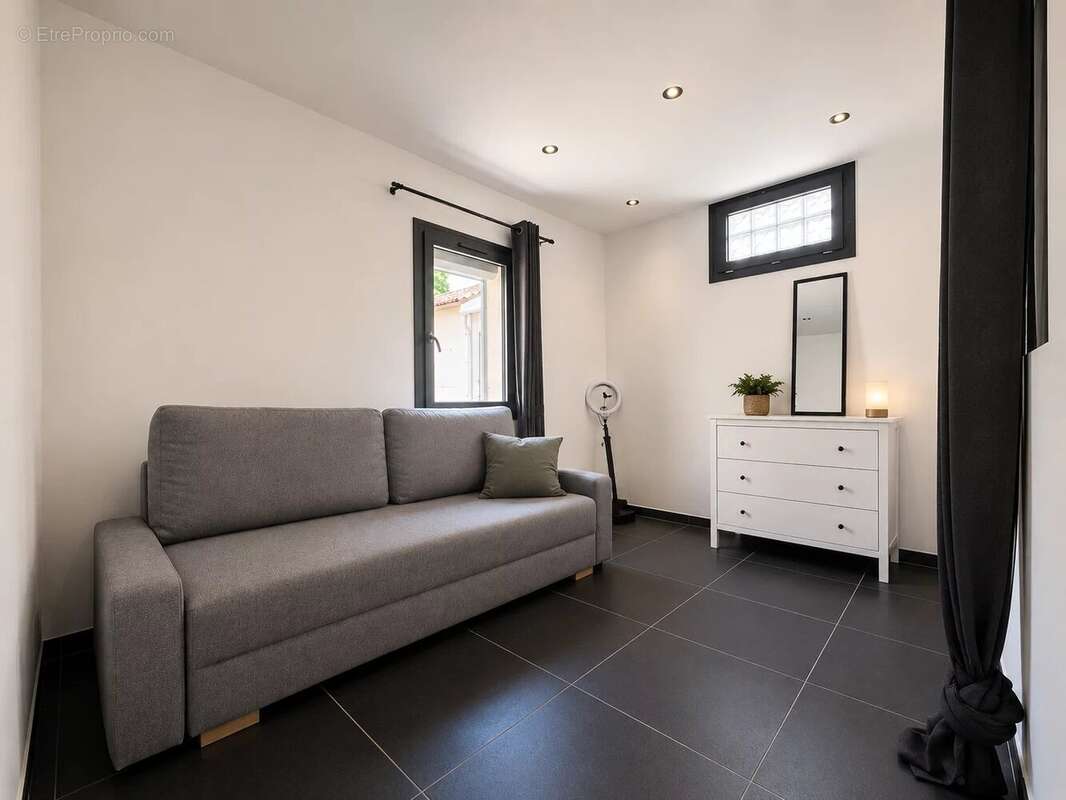Appartement t3 rénové à puget-sur-argens - photo 9