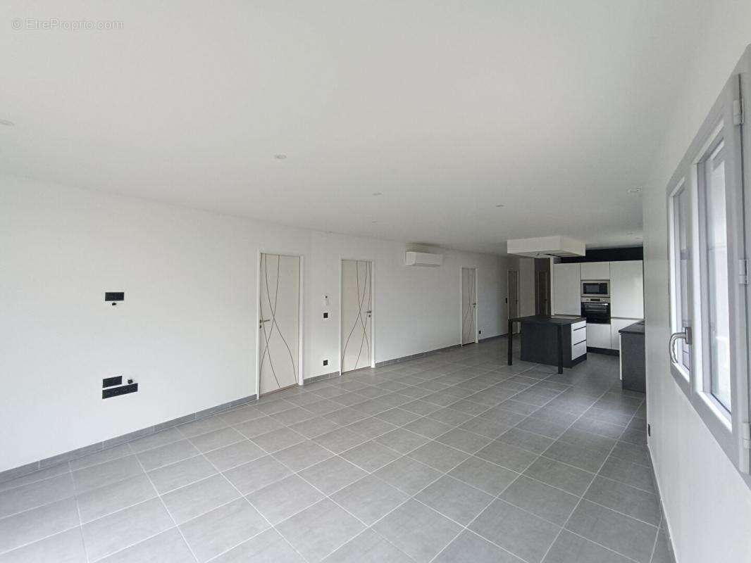 Maison à MESCHERS-SUR-GIRONDE