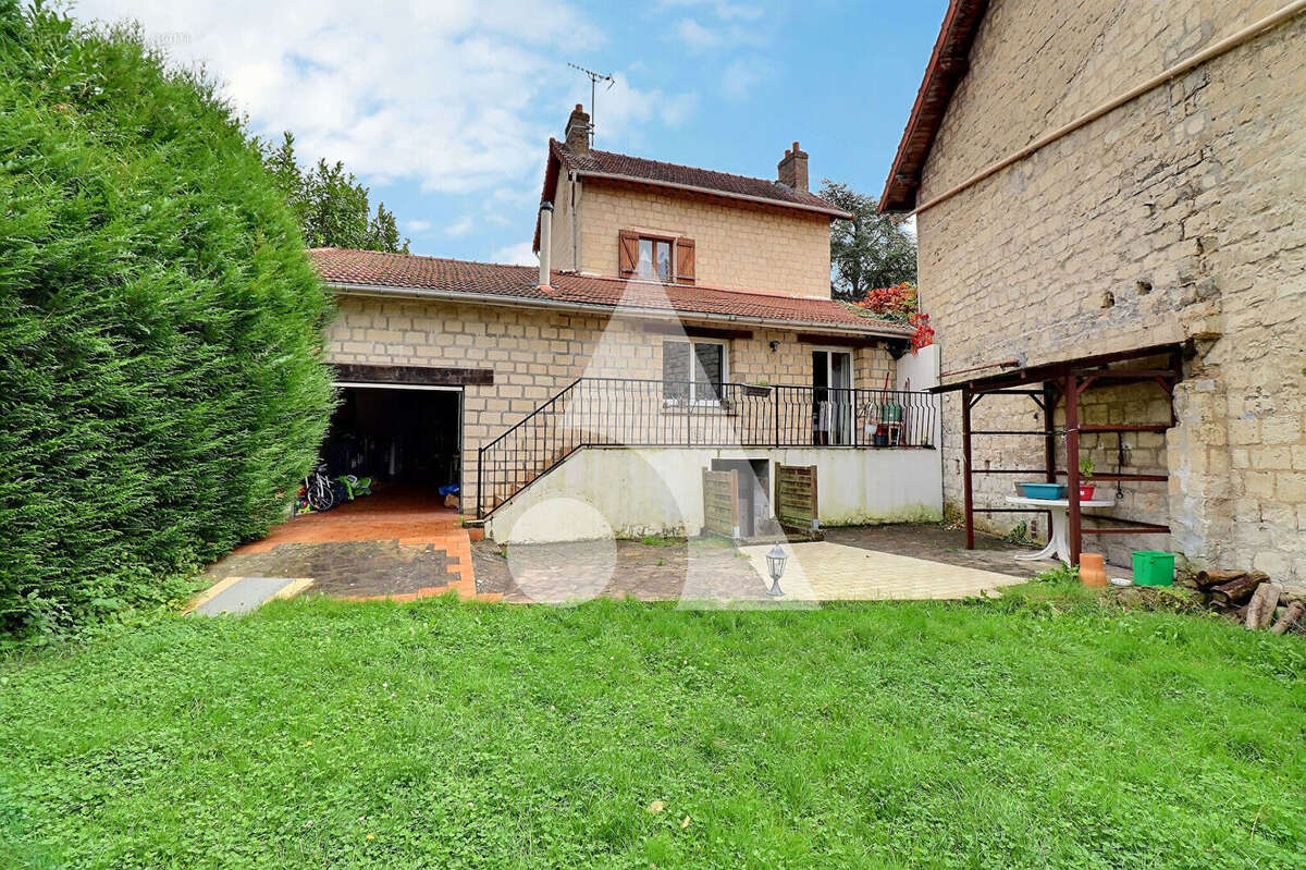 Maison à MERY-SUR-OISE
