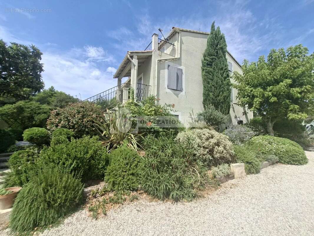 Fontvieille - maison familiale en campagne avec jardin paysagé et piscine - photo 2