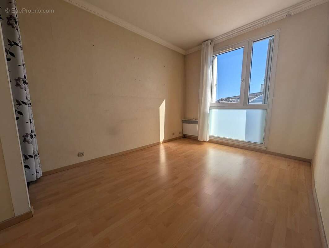 Appartement à LES CLAYES-SOUS-BOIS