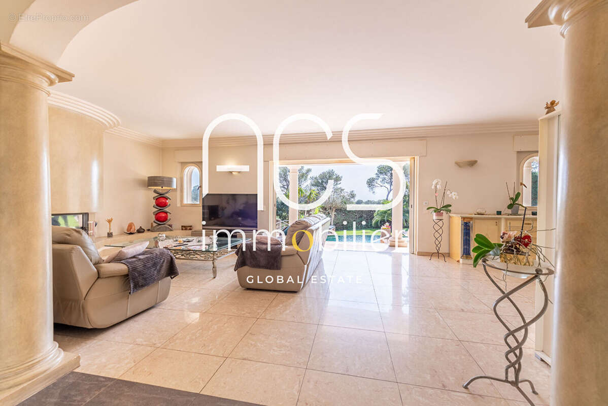 Maison à SAINT-RAPHAEL