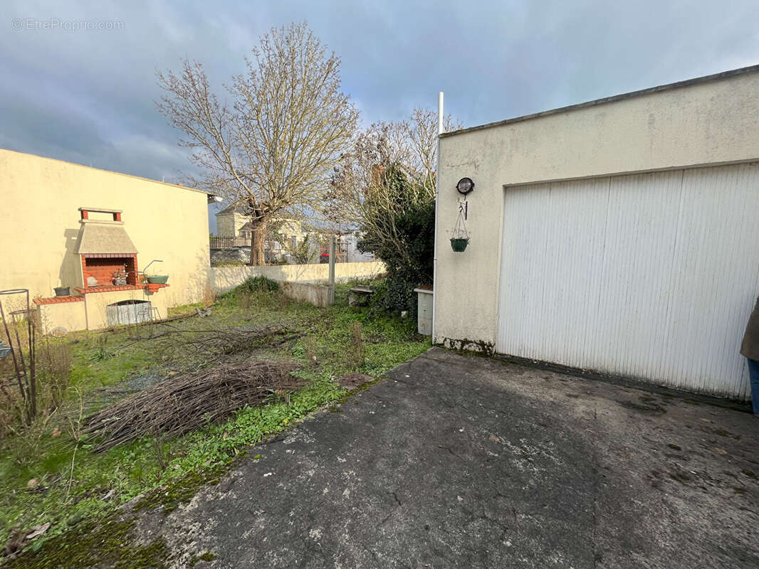 Maison à MONTREUIL-BELLAY