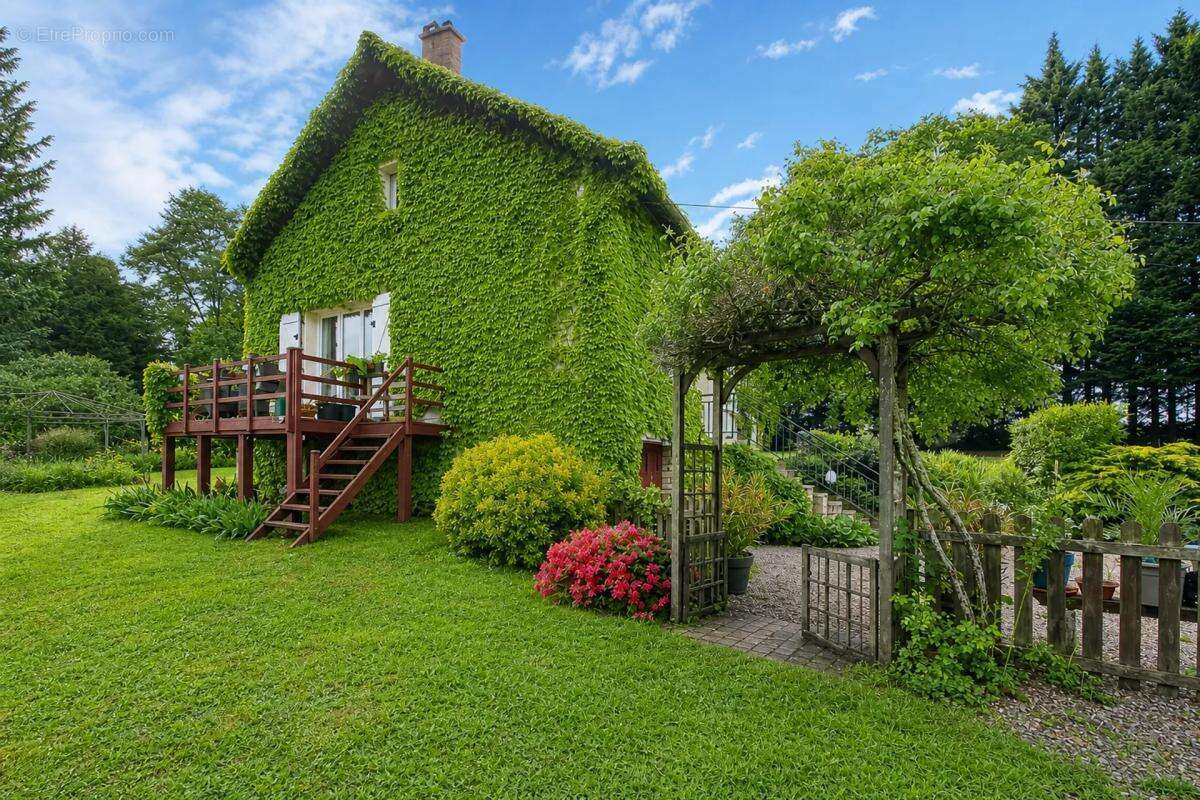 Maison de 8 pièces de 189 m² à Saint-Saturnin - photo 23