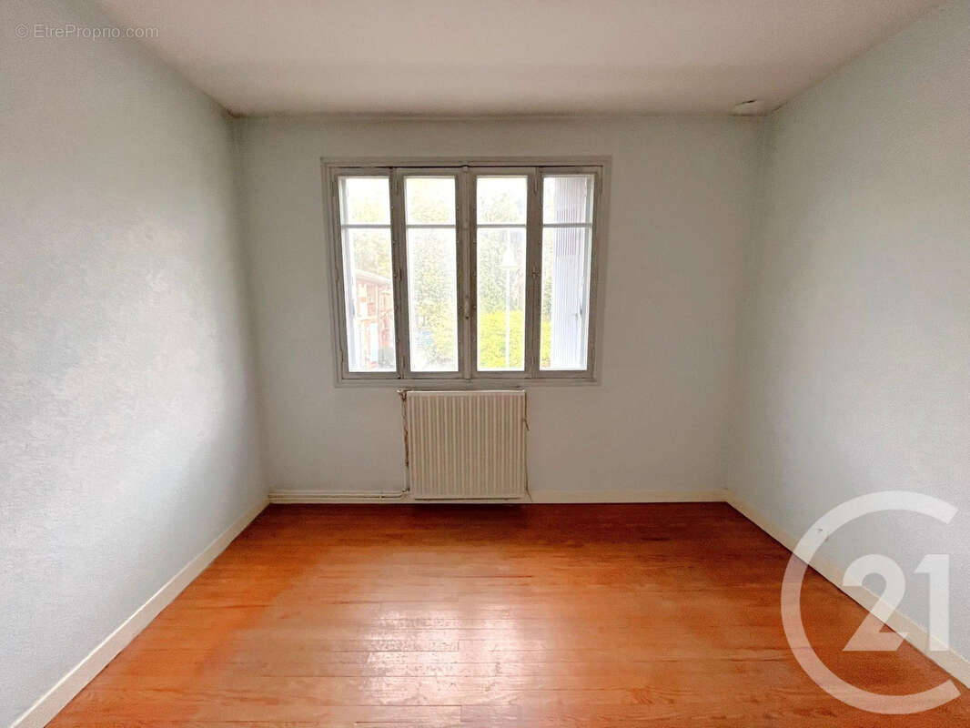 Maison à LACROIX-FALGARDE