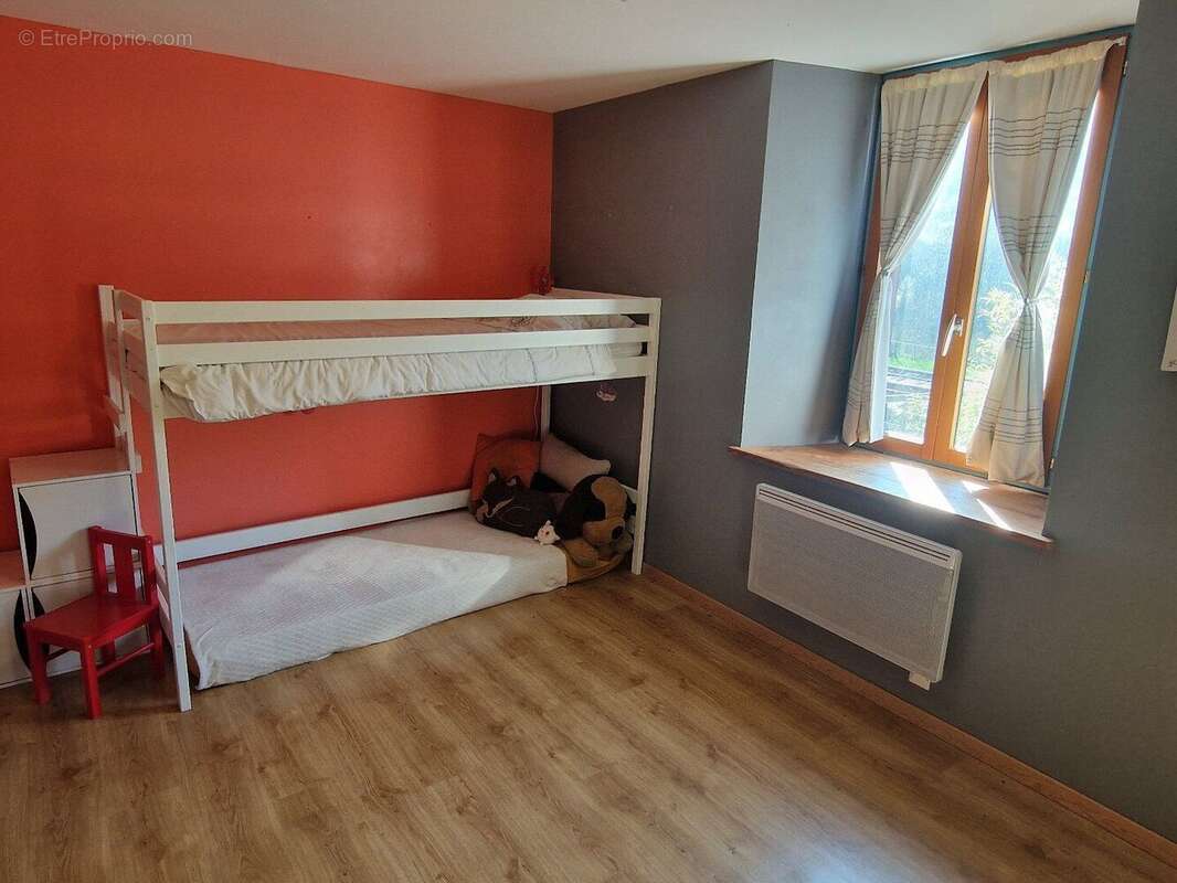 Maison de caractère avec gîte et dépendance - photo 5