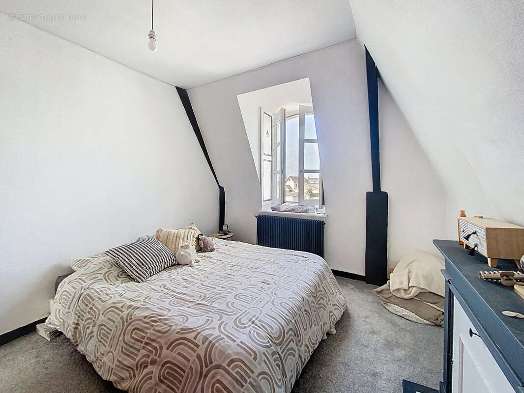 Maison à DONVILLE-LES-BAINS