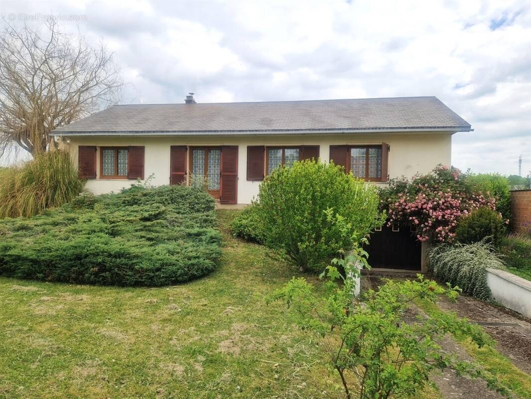 Maison à SAINT-LUBIN-DES-JONCHERETS