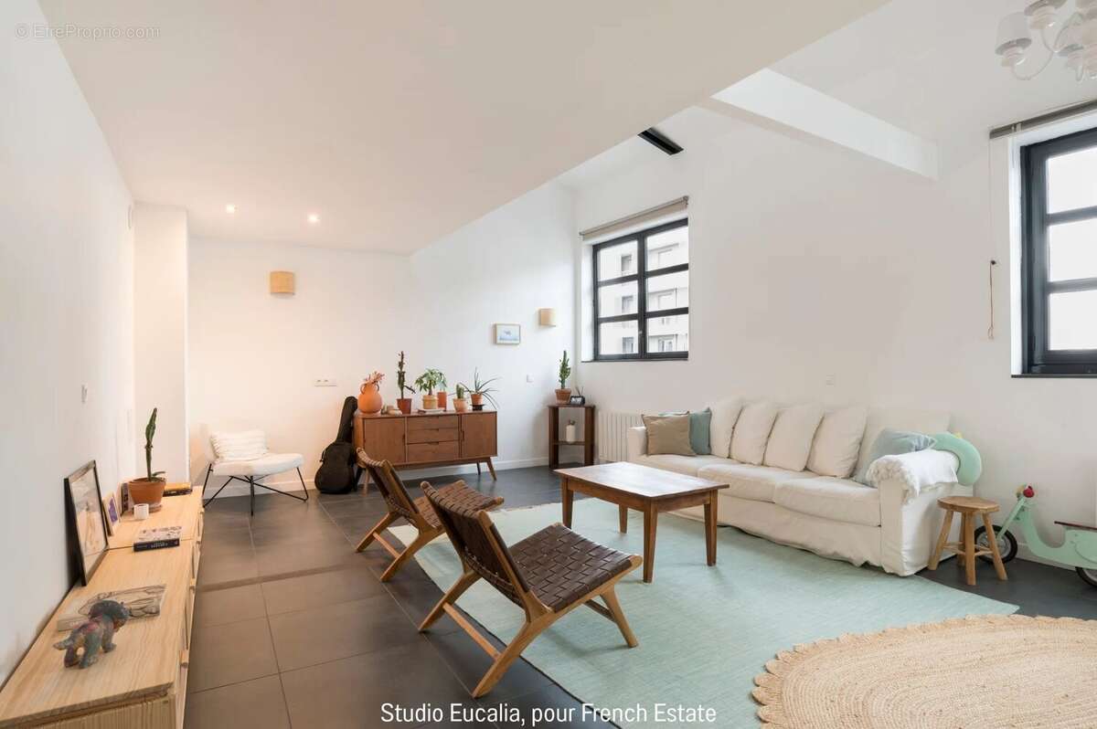 Appartement à LES LILAS