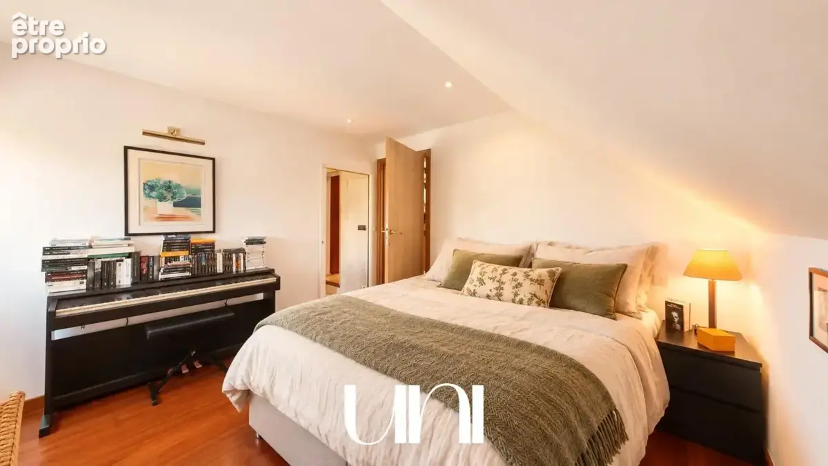 Maison 8 pièces de 170 m2- DONVILLE LES BAINS - photo 5