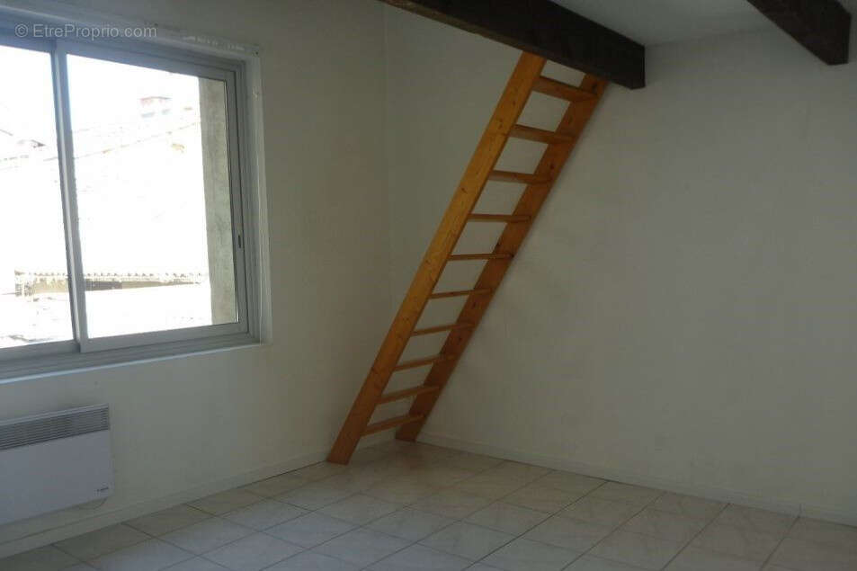 Appartement à LEZIGNAN-CORBIERES
