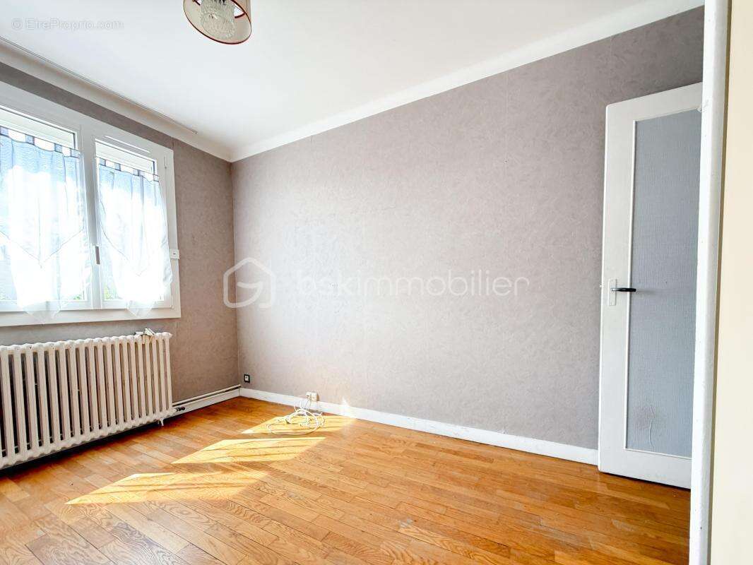 Appartement T3 - Balcon - Garage - Cave - photo 13