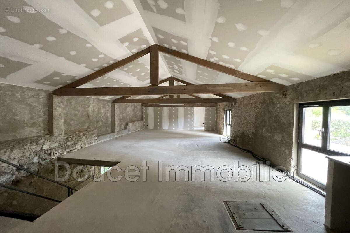 Commerce 170 m² à Sauvian  - photo 6
