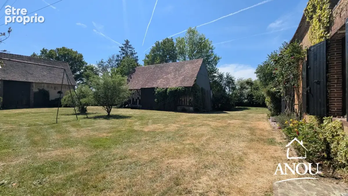 Corps de ferme avec dependances - photo 17