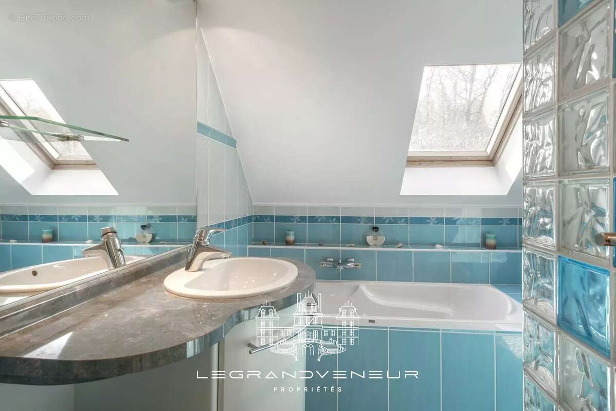 Maison à FONTAINEBLEAU