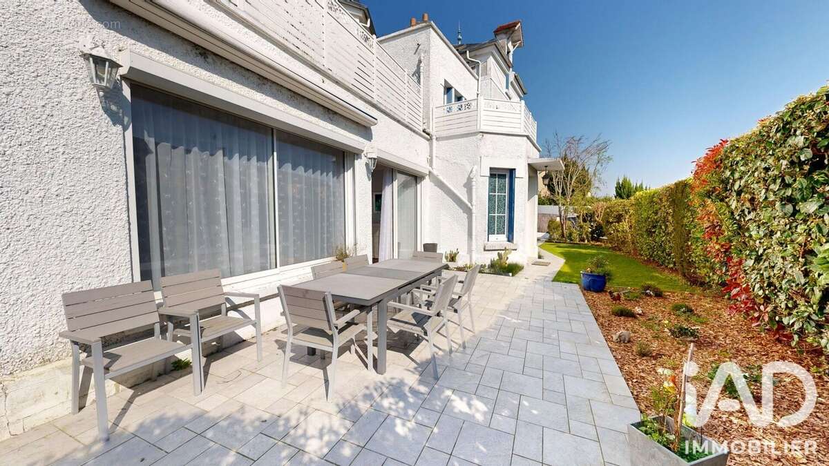 Commerce 380 m² à Villenoy  - photo 4