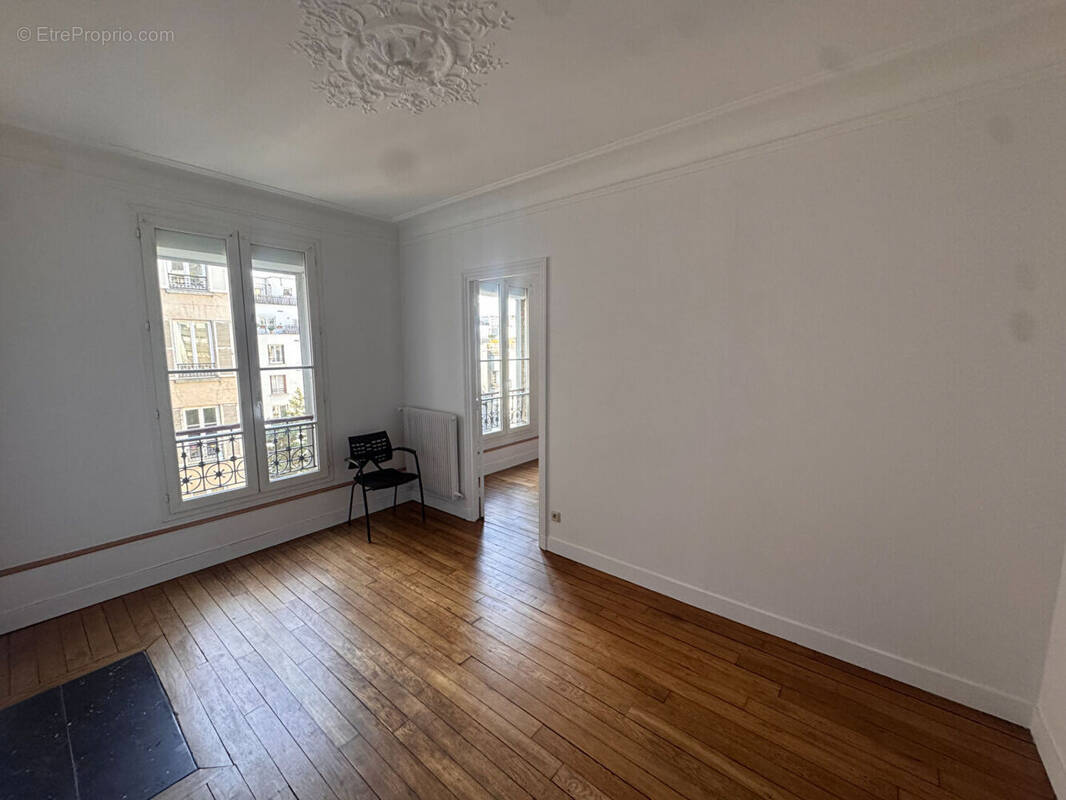 Appartement à PARIS-19E