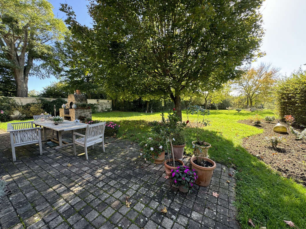 Propriété d'exception au Châtelet : 3,5 ha de nature avec piscine ! - photo 9