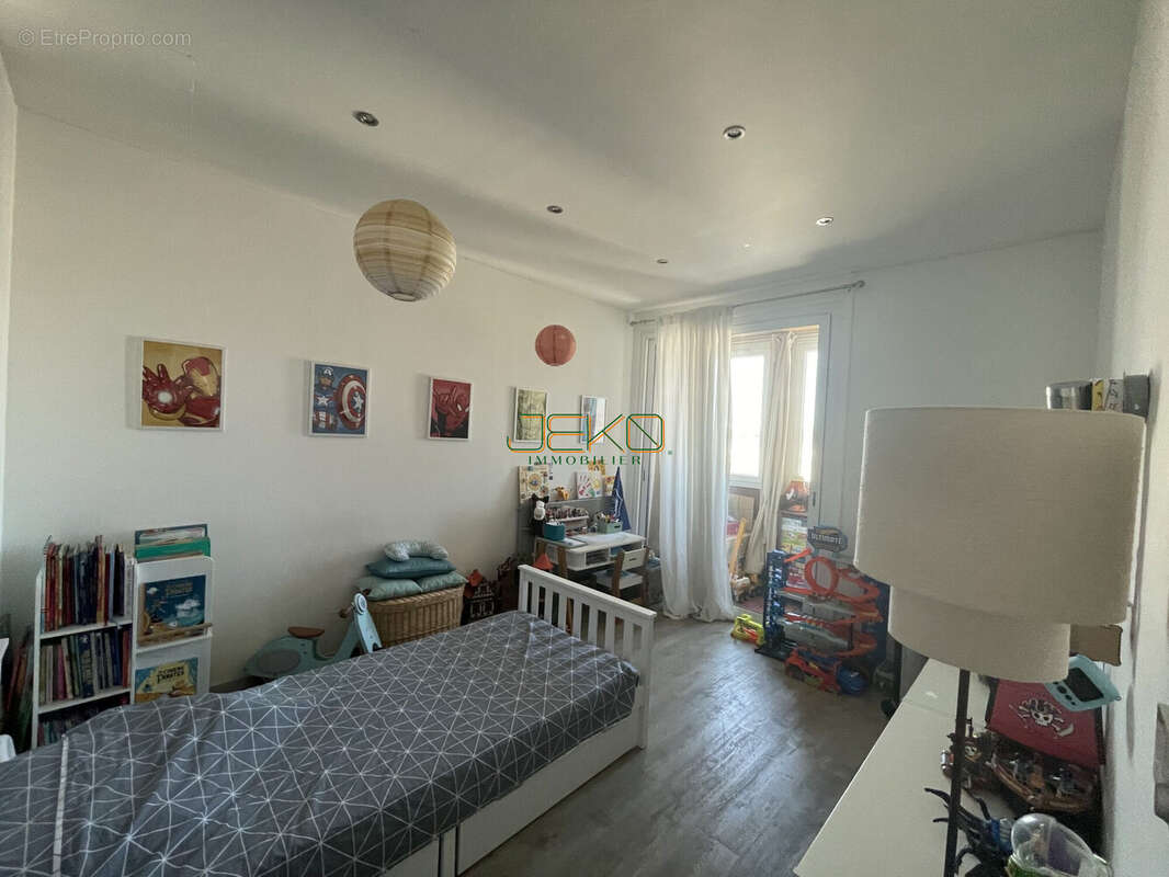 chambre 1 - Appartement à NIMES