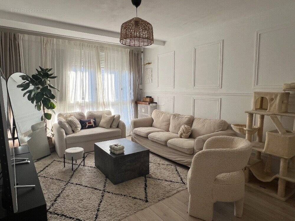 Appartement à SAINT-ETIENNE