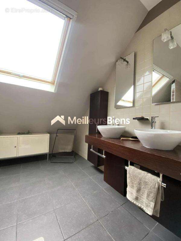 Maison à MERY-SUR-OISE